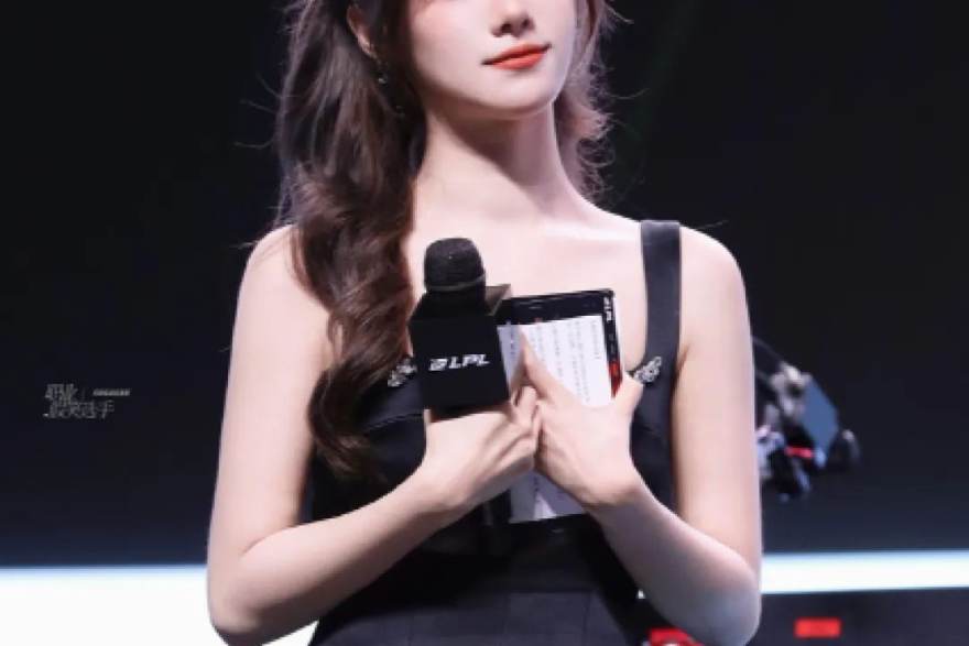 低调看球 赛程中心里的电竞追光者:一位数据编辑的排班手记